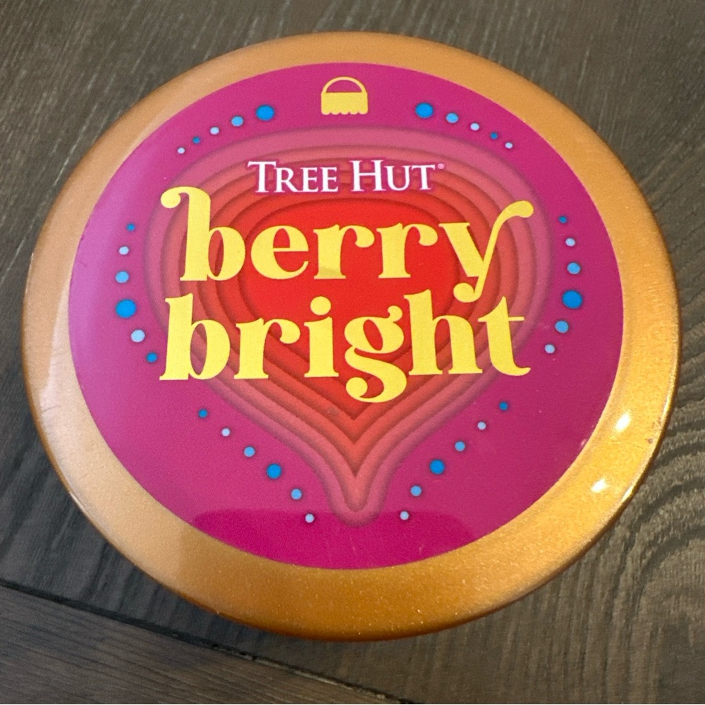 NEW Tree Hut BERRY BRIGHT Whipped Shea Body Butter 8 oz Holiday‎ Edition - Picture 2 of 3